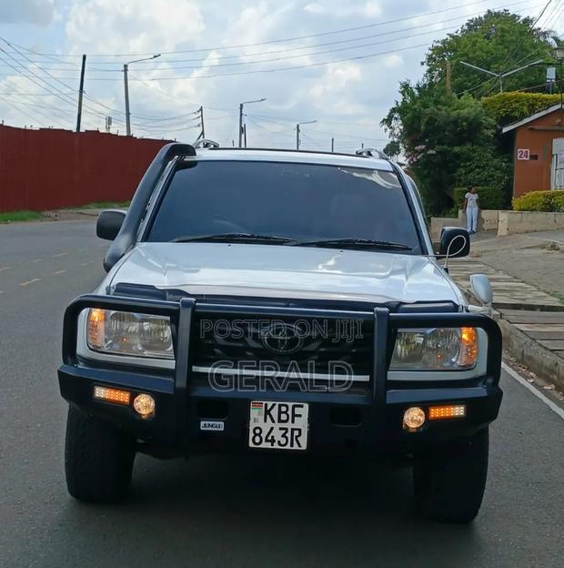 Toyota Land Cruiser 2001 Pearl