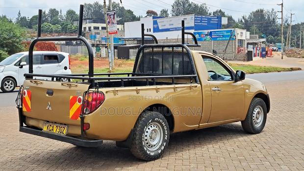 Mitsubishi L200 2015 Gold