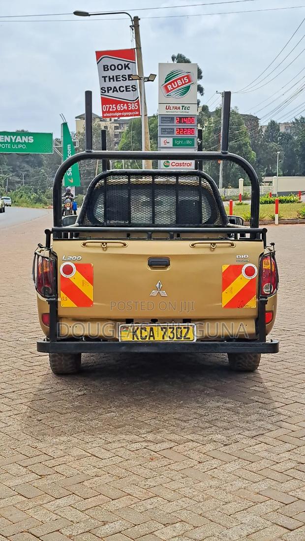Mitsubishi L200 2015 Gold