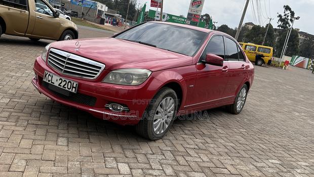 Mercedes-Benz C200 2010 Red