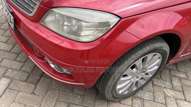 Mercedes-Benz C200 2010 Red