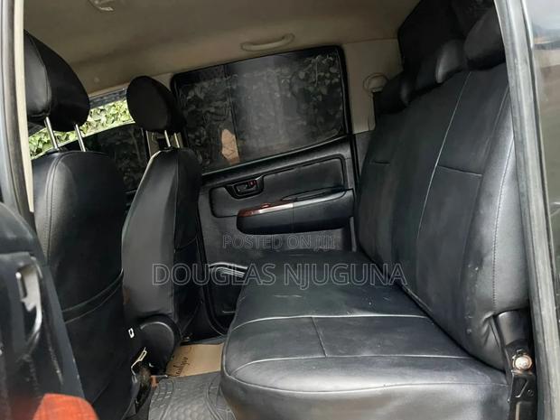 Toyota Hilux 2016 Black