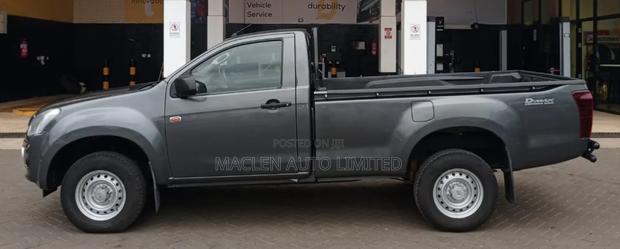 Isuzu D-MAX 2023 Gray