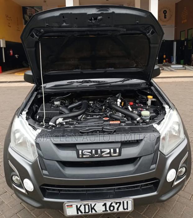 Isuzu D-MAX 2023 Gray