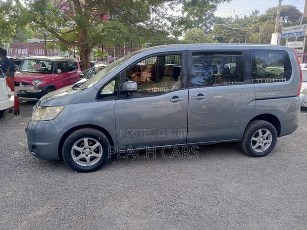 Nissan Serena 2009 Gray