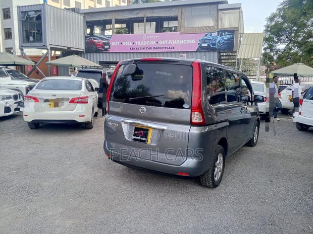 Nissan Serena 2009 Gray