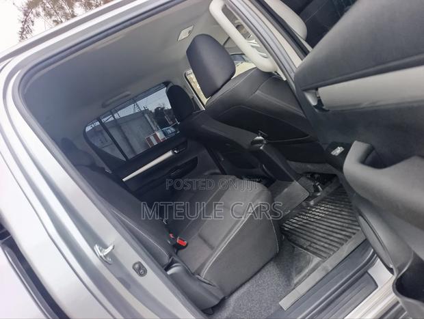 Toyota Hilux 2020 Silver