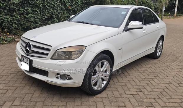 Mercedes-Benz C200 2009 White
