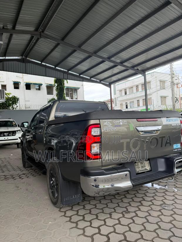 Toyota Hilux 2022