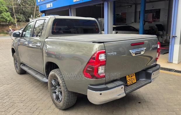 Toyota Hilux Revo Double Cab Deisel 2.4 RWD 2021 Brown
