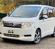 Honda Stepwgn 2012 White for sale
