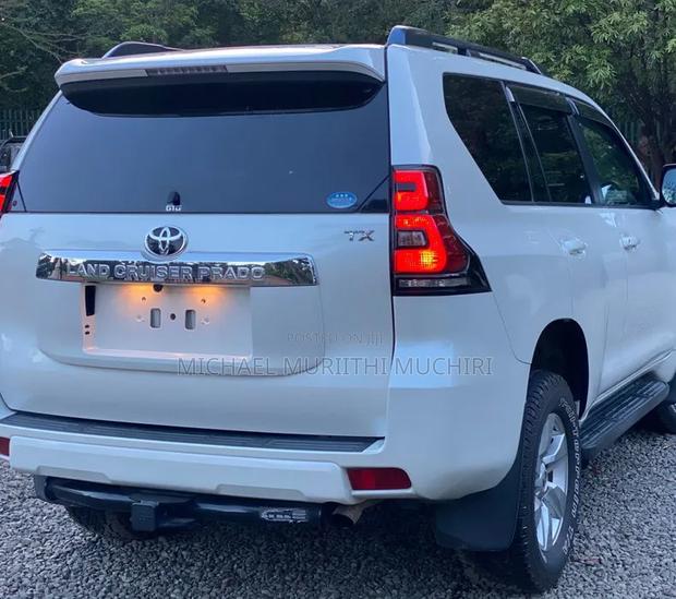 Toyota Land Cruiser Prado 2019 White