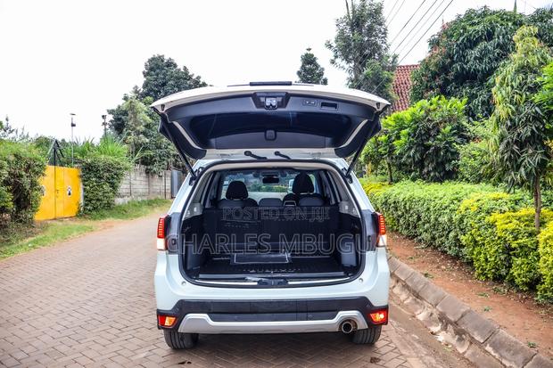 Subaru Forester Premium AWD 2020 White