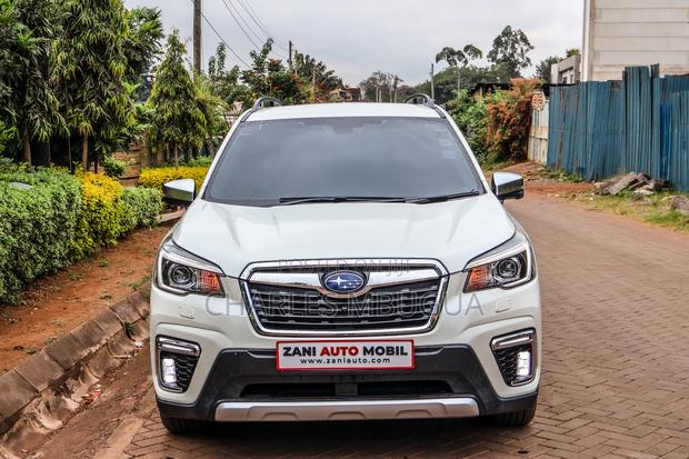 Subaru Forester Premium AWD 2020 White