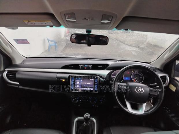 Toyota Hilux 2019 Black