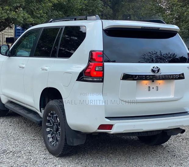 Toyota Land Cruiser Prado 2021 White