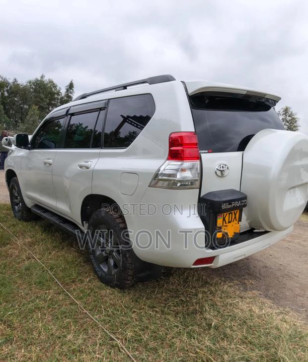 Toyota Land Cruiser Prado 2011 White