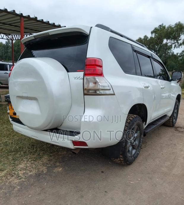 Toyota Land Cruiser Prado 2011 White