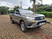 Toyota Hilux 2022 Gold for sale