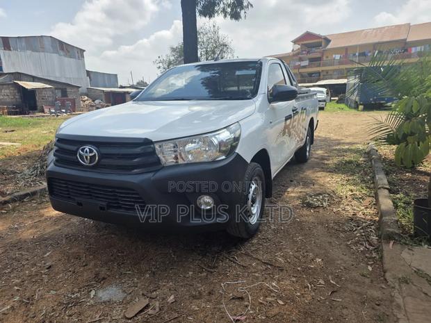 Toyota Hilux Revo Double Cab Deisel 2.4 RWD 2019 White