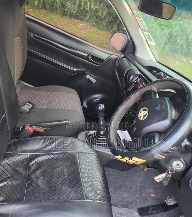 Toyota Hilux 2018 Silver