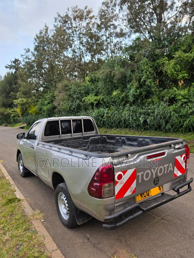 Toyota Hilux 2018 Silver