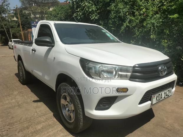 Toyota Hilux 2019 White