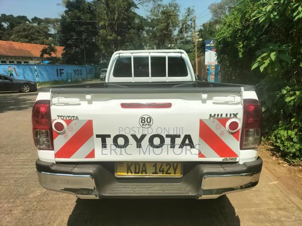 Toyota Hilux 2019 White