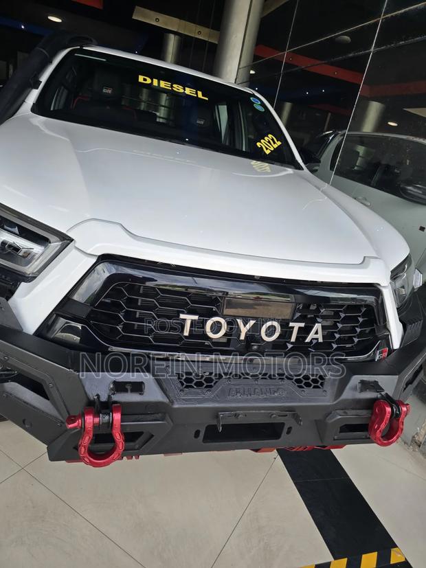 Toyota Hilux 2022 Off white