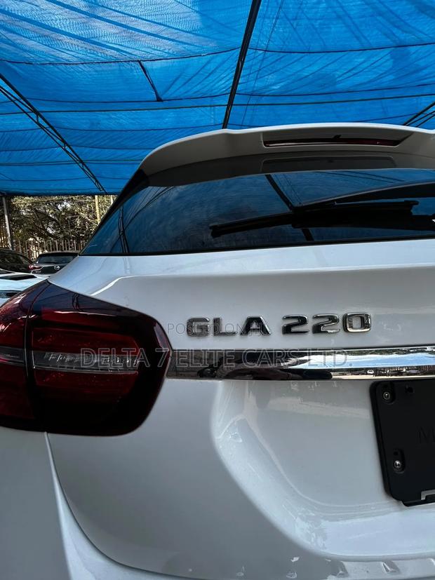 Mercedes-Benz GLA-Class 2019 White