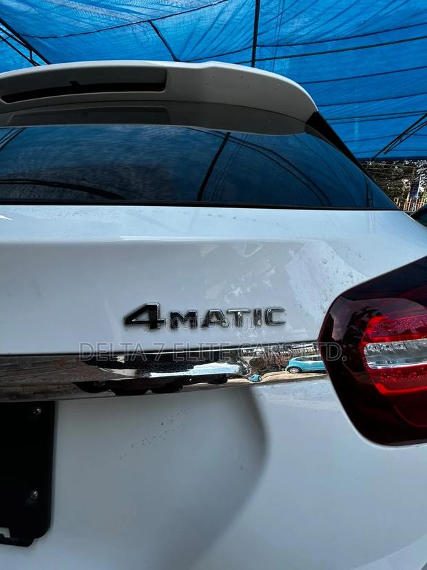 Mercedes-Benz GLA-Class 2019 White