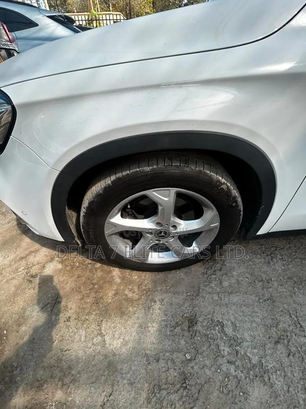 Mercedes-Benz GLA-Class 2019 White