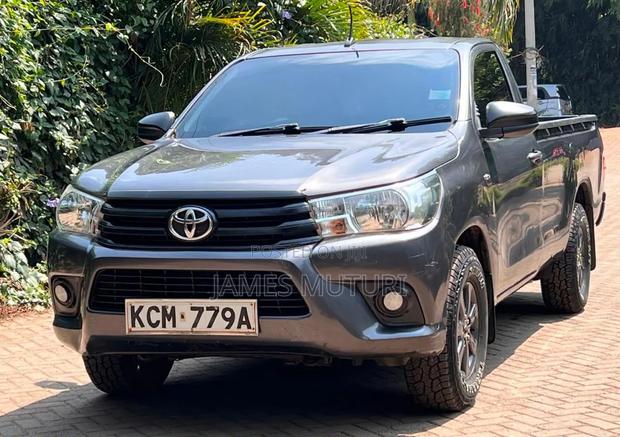 Toyota Hilux 2017 Gray