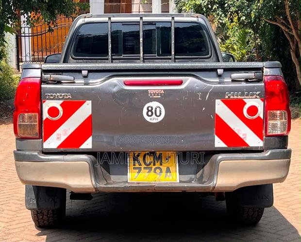 Toyota Hilux 2017 Gray
