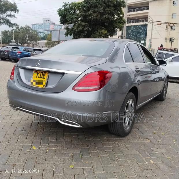 Mercedes-Benz C200 2014 Gray