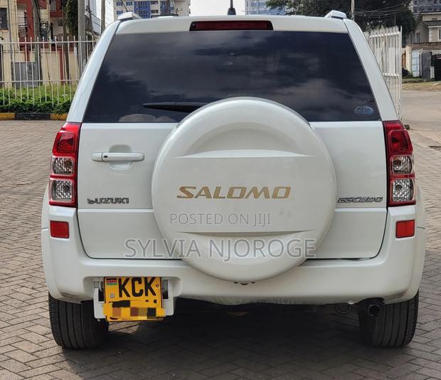 Suzuki Escudo 2009 White