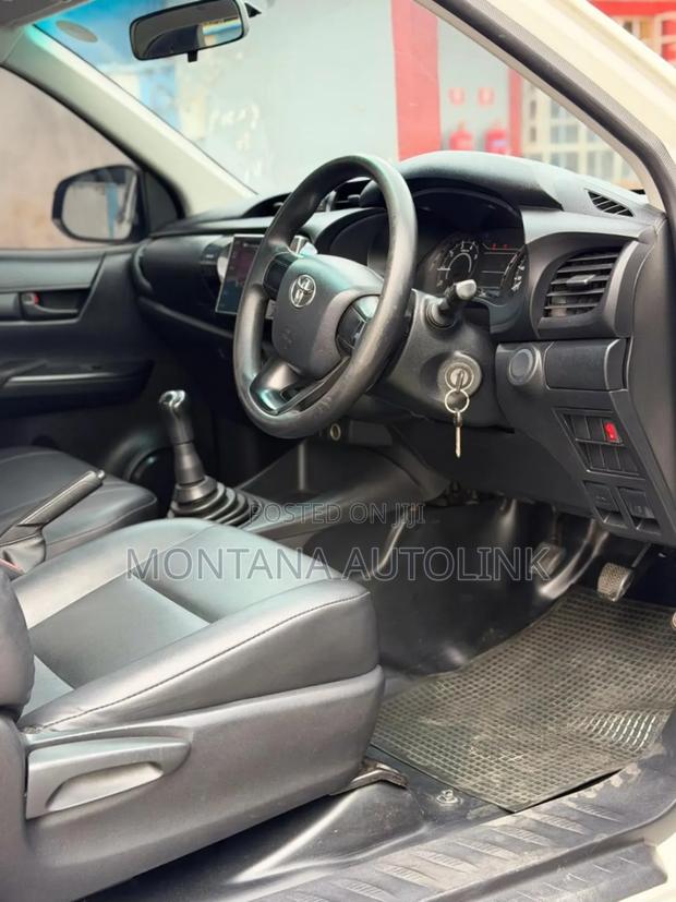 Toyota Hilux Revo Single Cab Deisel 2.4 RWD 2019 Pearl