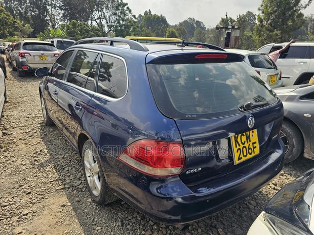 Volkswagen Golf Variant 2012 Blue