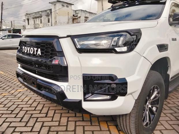 Toyota Hilux 2019 Pearl