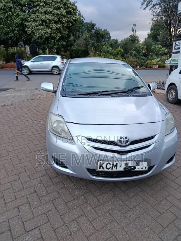 Toyota Belta 2012 Silver