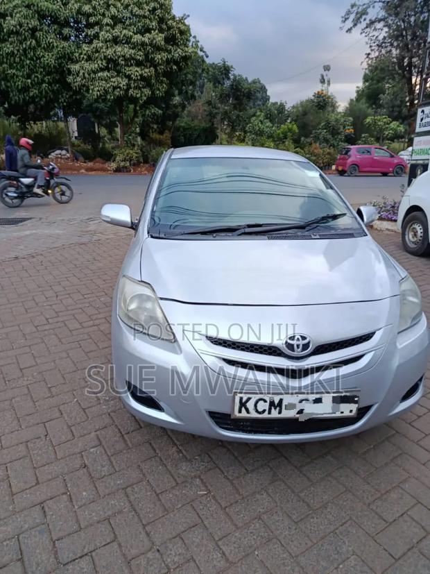 Toyota Belta 2012 Silver