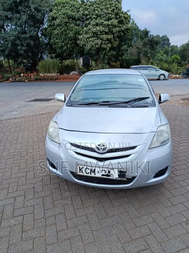 Toyota Belta 2012 Silver