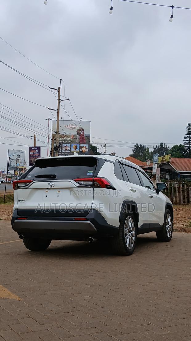 Toyota RAV4 2020 White