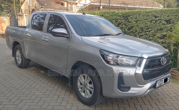 Toyota Hilux 2020 Silver