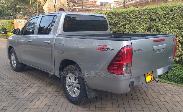 Toyota Hilux 2020 Silver
