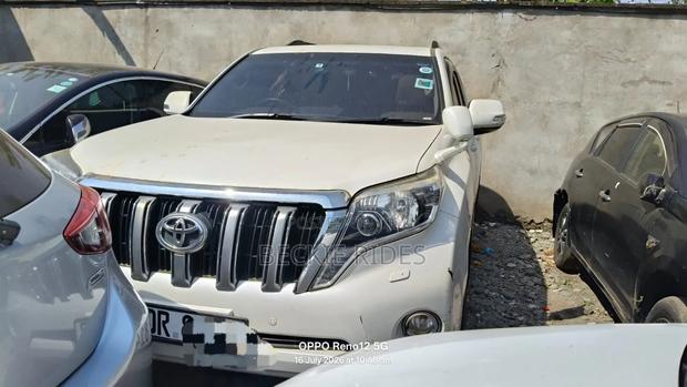 Toyota Land Cruiser Prado 2017 White