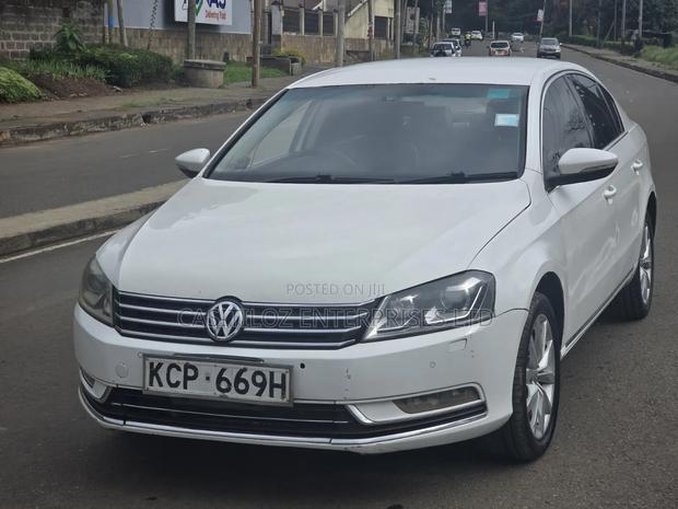 Volkswagen Passat 2011 White