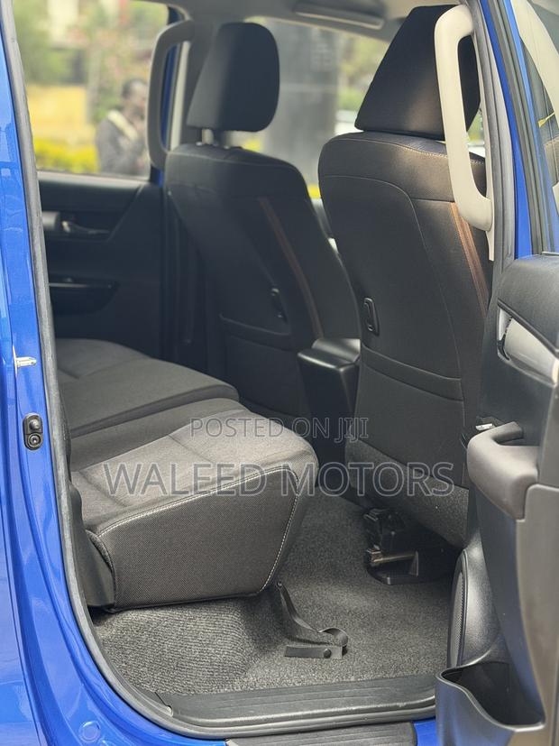 Toyota Hilux 2019 Blue