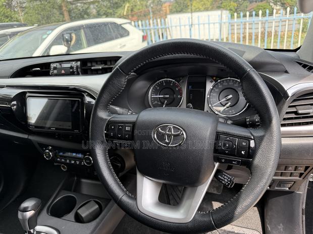 Toyota Hilux 2.4 Diesel 2020 Black