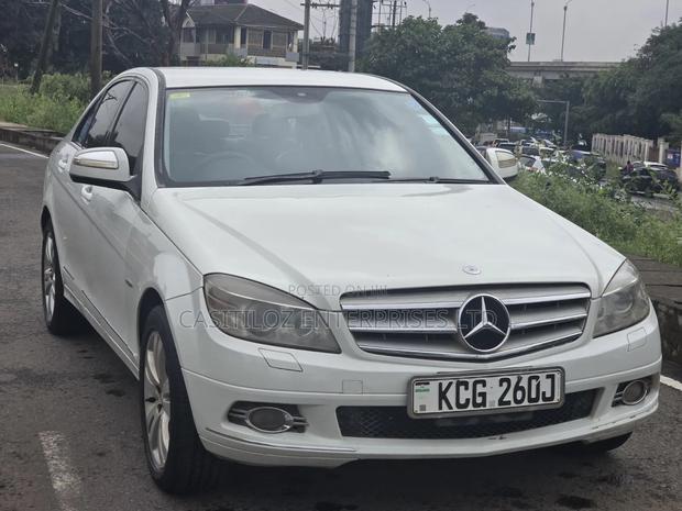 Mercedes-Benz C200 2009 White